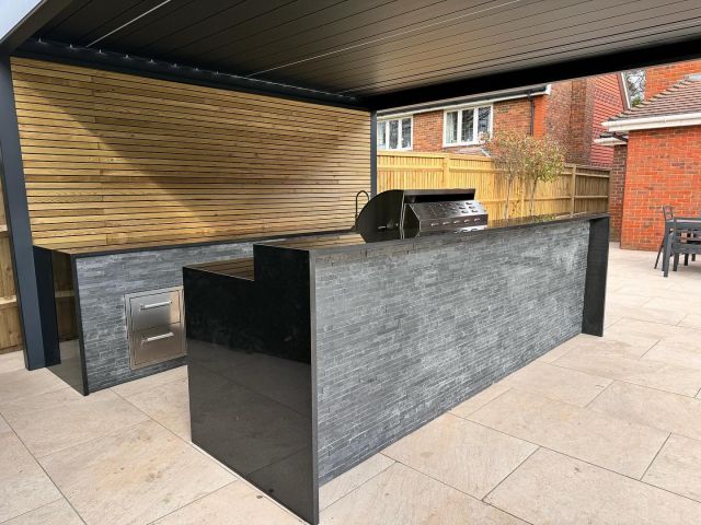Another Urban Outdoor kitchen completed and ready for summer !!! ☀️
